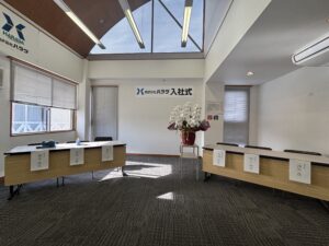 入社式を執り行いました